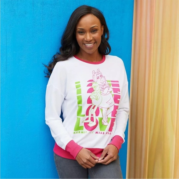 Disney Tops - Disney Women's White and Pink Kermit & Miss Piggy Top size M EUC